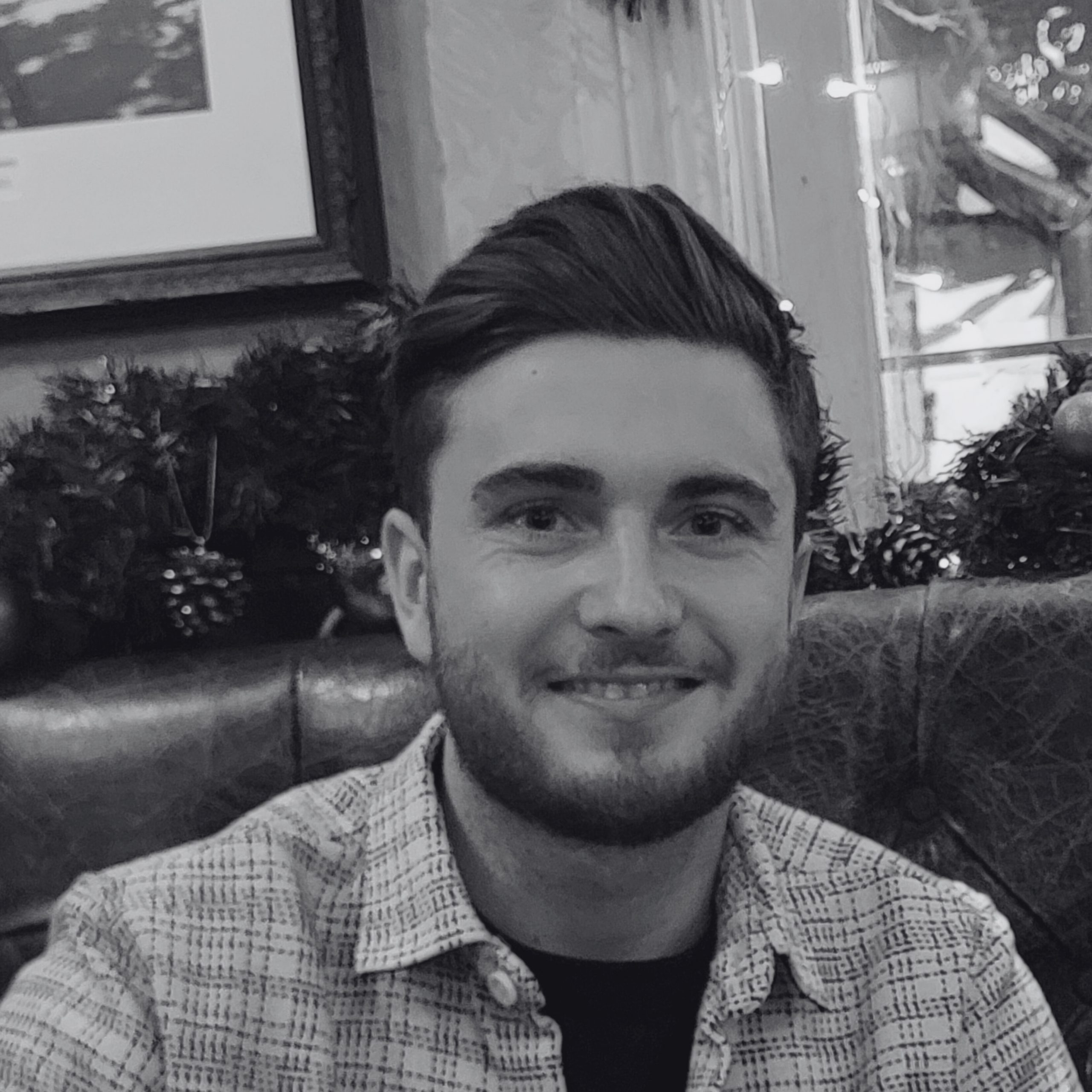 Elliot Photo – Edited Elliot Glennon